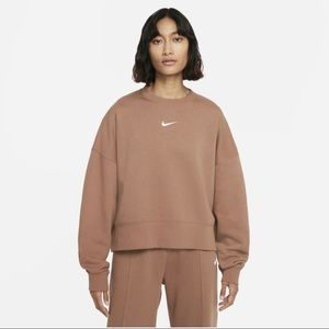 Nike Women's Sportswear Essentials Oversized Fleece Crewneck Sweatshirt